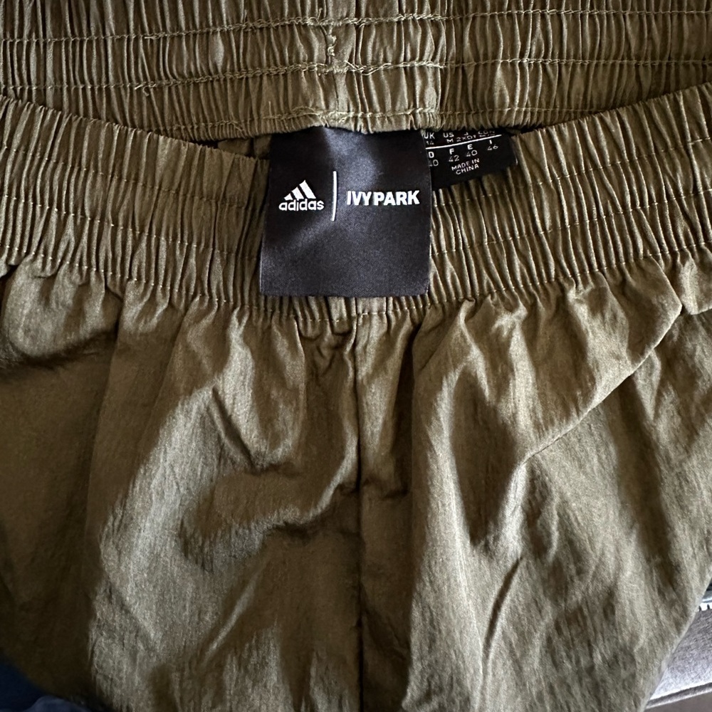 IVY PARK x Adidas shorts - Picture 3 of 3